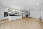 2 Kitchens, 360m2 8 beds (3 ensuites) 5.5 baths house with double garage and 2-beds granny, close to Ormiston shopping centre and Botany Downs shopping centre, 0.8 km to Mission Heights Junior College, 0.9 km to Mission Heights Primary School, 1.5 km to Ormiston Senior College, 4 Mill Hill Close, Flat Bush, Auckland
