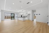 2 Kitchens, 360m2 8 beds (3 ensuites) 5.5 baths house with double garage and 2-beds granny, close to Ormiston shopping centre and Botany Downs shopping centre, 0.8 km to Mission Heights Junior College, 0.9 km to Mission Heights Primary School, 1.5 km to Ormiston Senior College, 4 Mill Hill Close, Flat Bush, Auckland