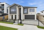 2 Kitchens, 360m2 8 beds (3 ensuites) 5.5 baths house with double garage and 2-beds granny, close to Ormiston shopping centre and Botany Downs shopping centre, 0.8 km to Mission Heights Junior College, 0.9 km to Mission Heights Primary School, 1.5 km to Ormiston Senior College, 4 Mill Hill Close, Flat Bush, Auckland