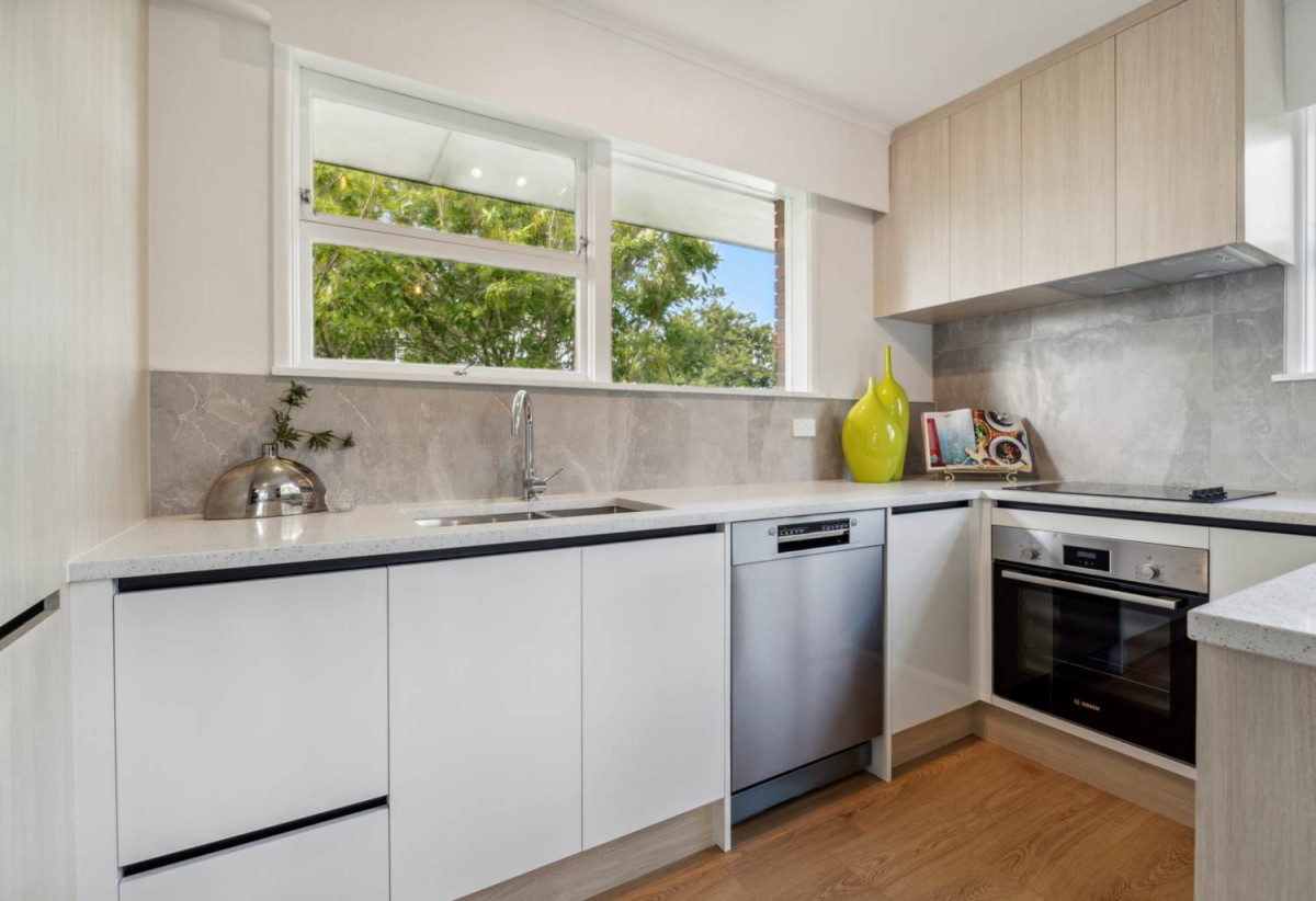 764m² section, Renovated Brick 4 beds 2 baths house with double garage, downstairs 2 beds 1 bath with its own entrance, close to schools, shopping centres, motorway access, 0.9 km to Willow Park School, 90 Hillcrest Avenue, Hillcrest, Auckland