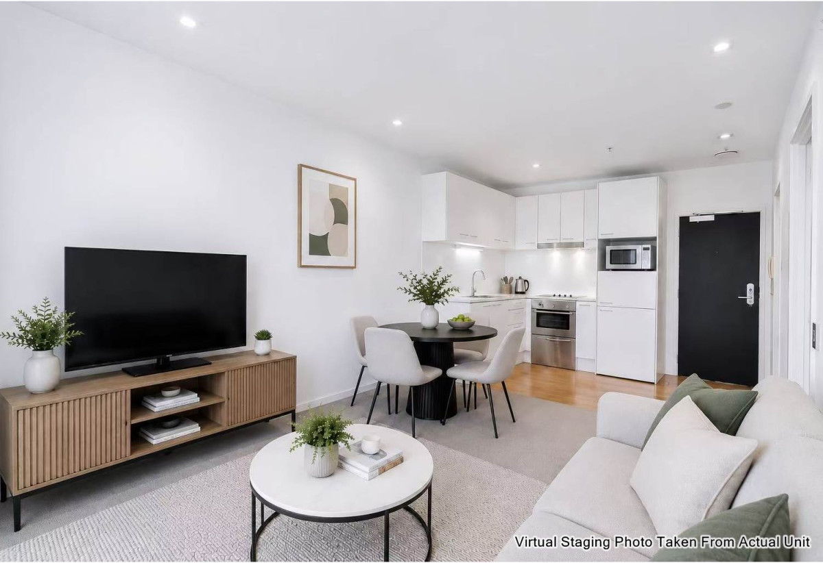 Auckland Girls’ Grammar School zone, Freehold 1 bed 1 bath apartment, 38sqm plus a balcony, Located on the 30th level with sweeping harbour, Sky Tower and city views, Access to excellent resident facilities, including a gym and a swimming pool, 1.8 km to Auckland Girls’ Grammar School, 30F/16 Gore Street, City Centre, Auckland