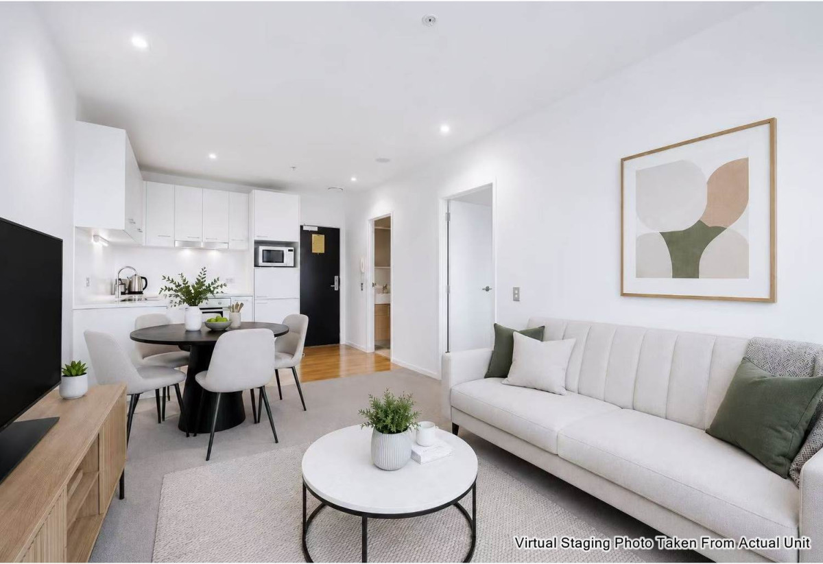 Auckland Girls’ Grammar School zone, Freehold 1 bed 1 bath apartment, 38sqm plus a balcony, Located on the 30th level with sweeping harbour, Sky Tower and city views, Access to excellent resident facilities, including a gym and a swimming pool, 1.8 km to Auckland Girls’ Grammar School, 30F/16 Gore Street, City Centre, Auckland