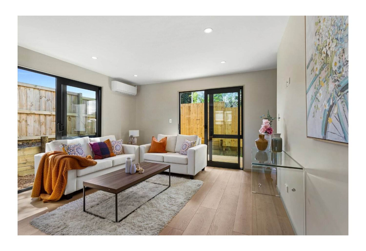 For rent, Brandnew 4 beds + study 2.5 baths townhouse with garage, available 2nd June, 4/13 Hilda Road, Favona, Auckland
