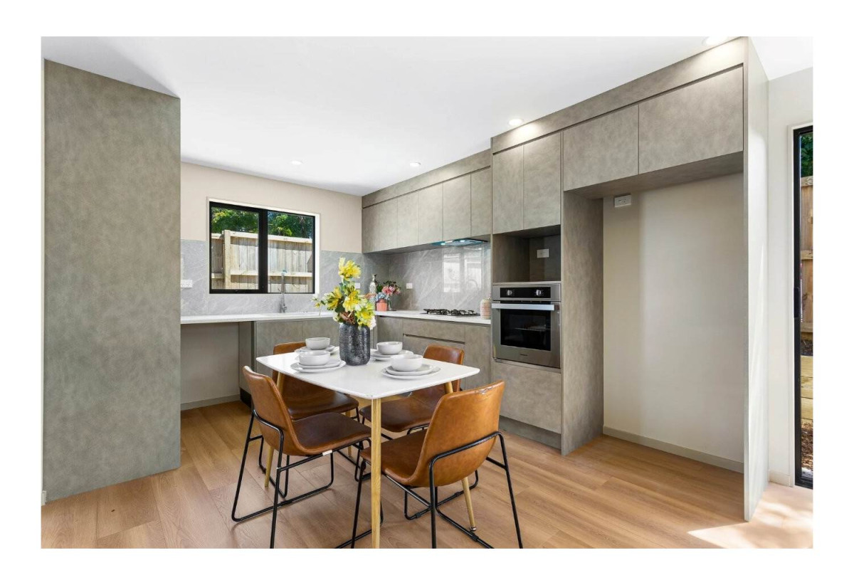 For rent, Brandnew 4 beds + study 2.5 baths townhouse with garage, available 2nd June, 4/13 Hilda Road, Favona, Auckland