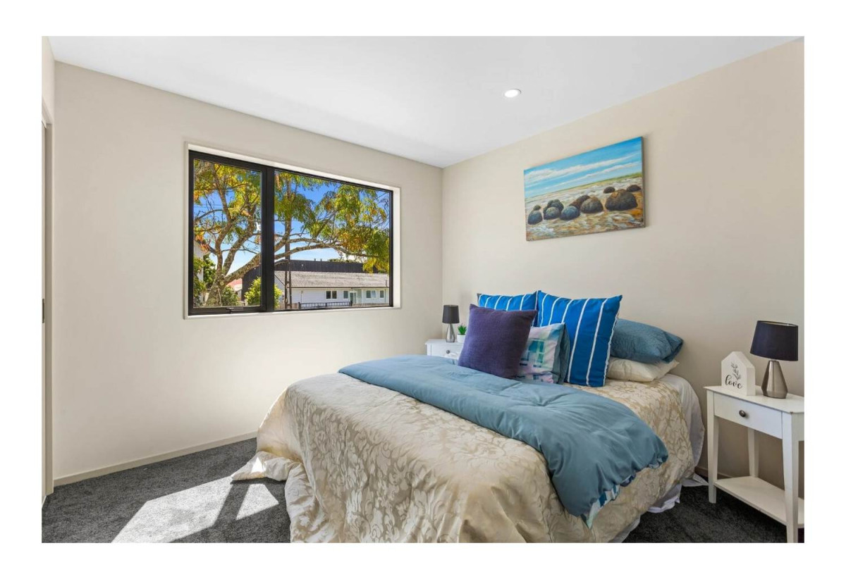 For rent, Brandnew 4 beds + study 2.5 baths townhouse with garage, available 2nd June, 4/13 Hilda Road, Favona, Auckland