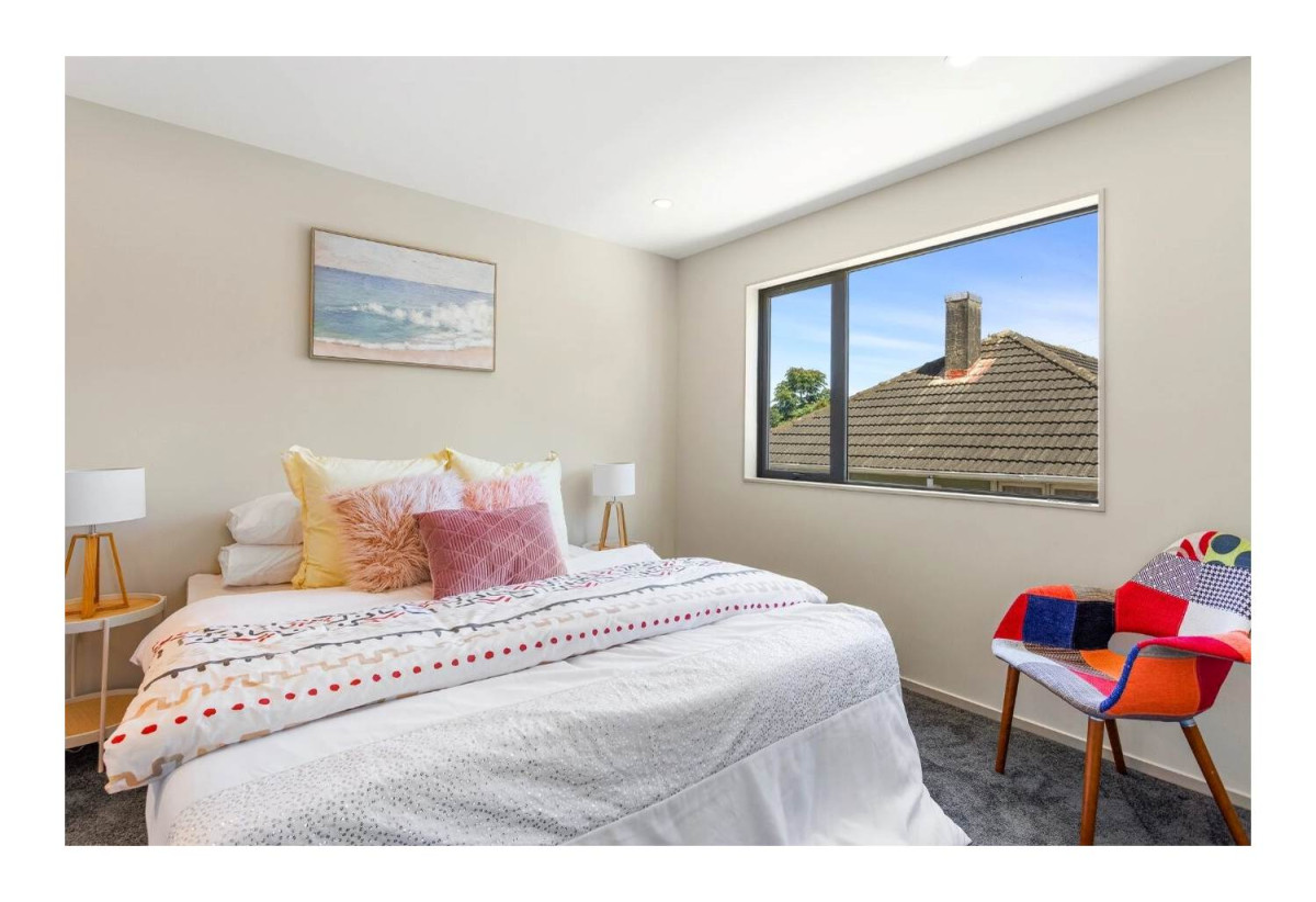 For rent, Brandnew 4 beds + study 2.5 baths townhouse with garage, available 2nd June, 4/13 Hilda Road, Favona, Auckland
