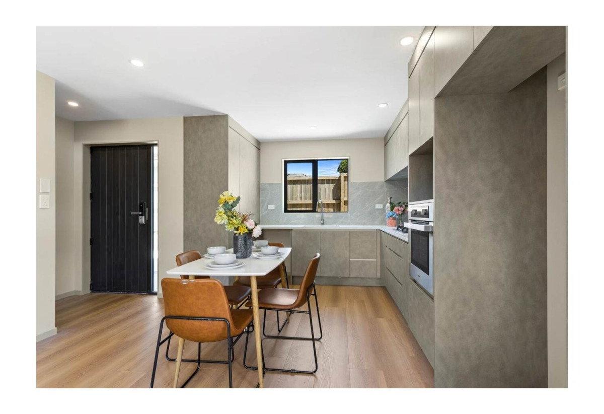 For rent, Brandnew 4 beds + study 2.5 baths townhouse with garage, available 2nd June, 4/13 Hilda Road, Favona, Auckland