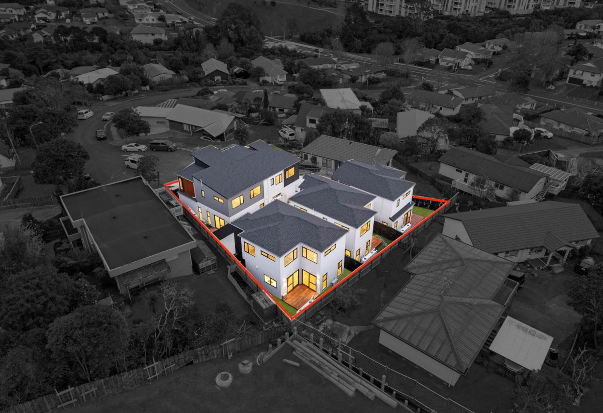 Urgent sale, Brandnew Master Build Home, 3 generous bedrooms +1 study (fits a single bed) + 2.5 bathrooms + Single garage, minutes from Albany mall, schools, motorway access, 1.8 km to Target Road School, 18A Mallard Place, Unsworth Heights, Auckland