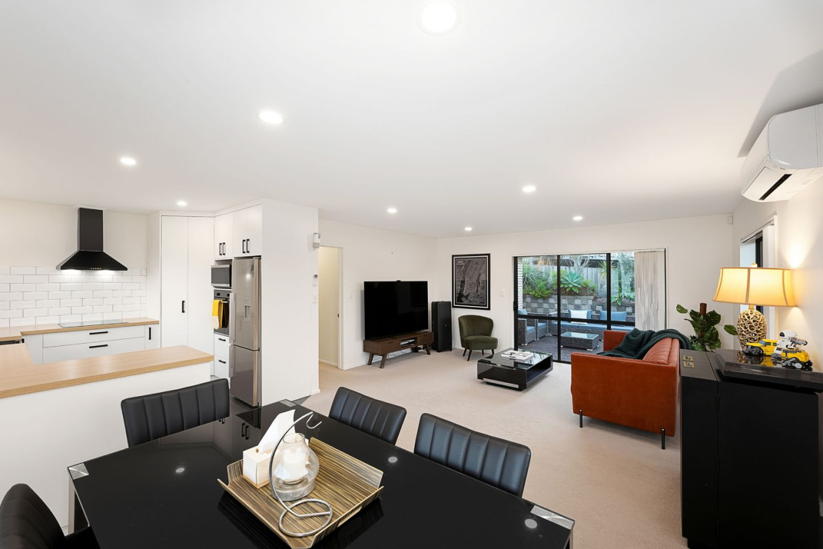 160m2 Brick and tile 3 beds 2 baths house with double garage on 547m2 section, within the desirable Western Heights School zone and close to local shops, parks, public transport, and the amenities of Henderson and Lincoln Road, 9 San Ignacio Court, Henderson, Auckland