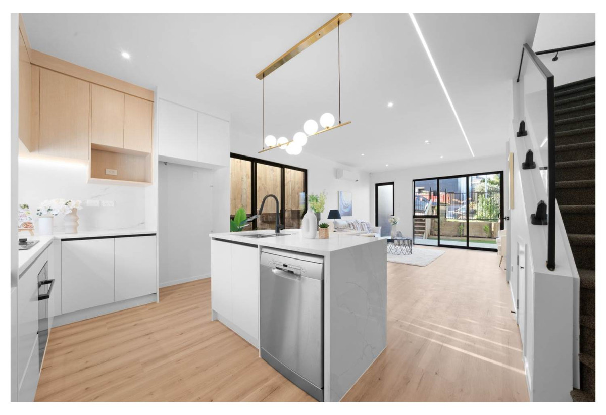 1-Year Maintenance Period + 10-Year Builders Warranty, Brandnew standalone 3 beds 2.5 baths home with car park, walks to Pakuranga Plaza, schools, 0.1 km to Pakuranga Intermediate, 0.5 km to Pakuranga Heights School, 0.9 km to Edgewater College, 1/6 Rosina Place, Pakuranga Heights, Auckland