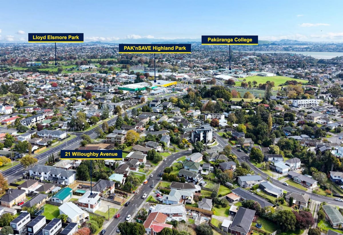 HOME & INCOME ON 683m² Land, Brick and tile 4 beds 2 baths main hour a Standalone 2 beds 1 bath unit with stable tenants, minutes to Howick Village and Highland Park Shopping Centre, schools, 0.2 km to Howick Primary School, 21 Willoughby Avenue, Howick, Auckland