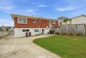 HOME & INCOME ON 683m² Land, Brick and tile 4 beds 2 baths main hour a Standalone 2 beds 1 bath unit with stable tenants, minutes to Howick Village and Highland Park Shopping Centre, schools, 0.2 km to Howick Primary School, 21 Willoughby Avenue, Howick, Auckland
