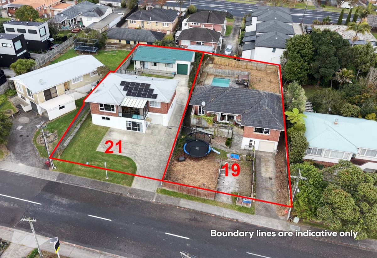 HOME & INCOME ON 683m² Land, Brick and tile 4 beds 2 baths main hour a Standalone 2 beds 1 bath unit with stable tenants, minutes to Howick Village and Highland Park Shopping Centre, schools, 0.2 km to Howick Primary School, 21 Willoughby Avenue, Howick, Auckland