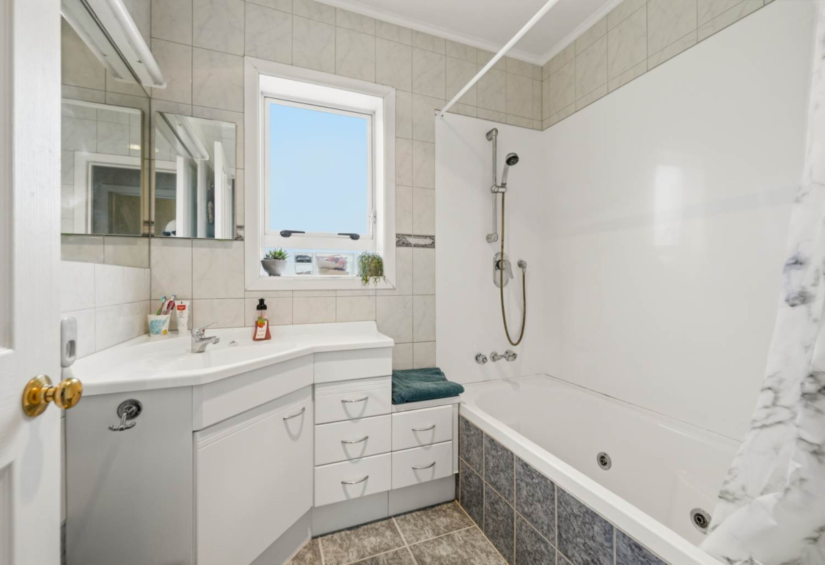 HOME & INCOME ON 683m² Land, Brick and tile 4 beds 2 baths main hour a Standalone 2 beds 1 bath unit with stable tenants, minutes to Howick Village and Highland Park Shopping Centre, schools, 0.2 km to Howick Primary School, 21 Willoughby Avenue, Howick, Auckland