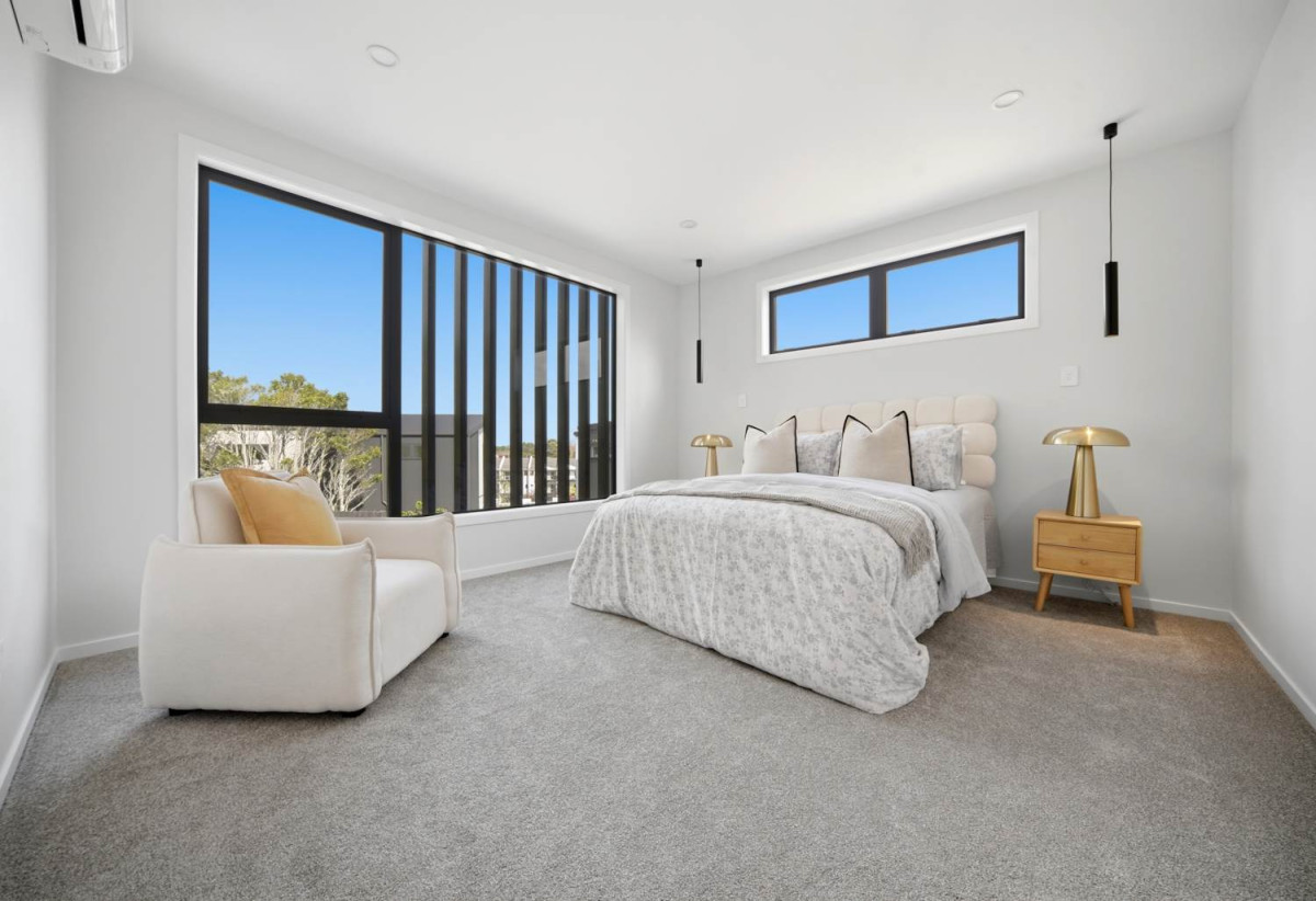 Covered by Stamford Building Insurance, Rangitoto College zone, 251m2 Brandnew standalone 5 beds (3 ensuites) 4.5 baths house with double garage on 243m2 section, walks to albany Mall, close to schools, motorway access, 0.1 km to Pinehill School (Browns Bay), 5 Weir Lane, Oteha, Auckland