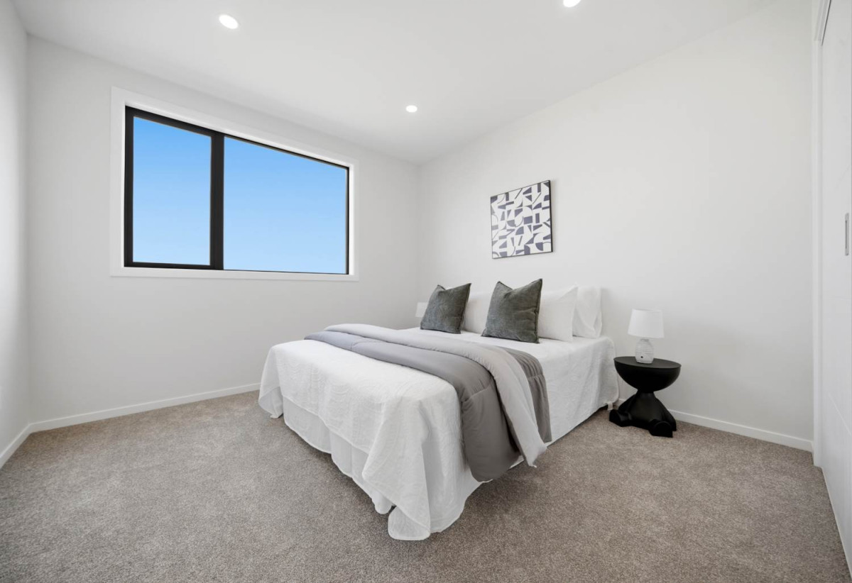 Covered by Stamford Building Insurance, Rangitoto College zone, 251m2 Brandnew standalone 5 beds (3 ensuites) 4.5 baths house with double garage on 243m2 section, walks to albany Mall, close to schools, motorway access, 0.1 km to Pinehill School (Browns Bay), 5 Weir Lane, Oteha, Auckland