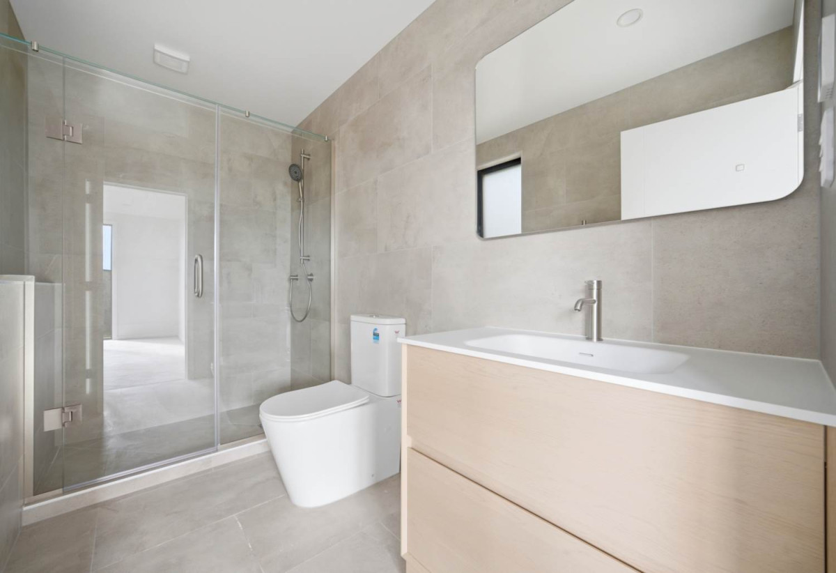 Covered by Stamford Building Insurance, Rangitoto College zone, 250m2 Brandnew standalone 5 beds (3 ensuites) 4.5 baths house with tandem garage, on 280m2 section, walks to albany Mall, close to schools, motorway access, 0.1 km to Pinehill School (Browns Bay), 5a Weir Lane, Oteha, Auckland