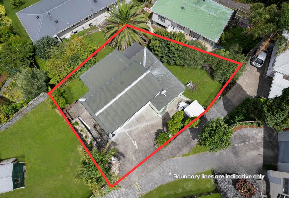 Vendors want it go, 3 beds 2 baths house with double garage on 566m2 section, Walking distance to schools, reserves, restaurants, and supermarket, Close to Wairau Valley shopping precinct, 0.8 km to Target Road School, 75 Girrahween Drive, Totara Vale, Auckland
