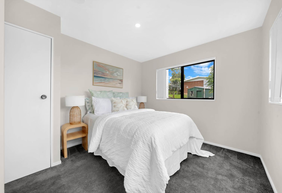 Vendors want it go, 3 beds 2 baths house with double garage on 566m2 section, Walking distance to schools, reserves, restaurants, and supermarket, Close to Wairau Valley shopping precinct, 0.8 km to Target Road School, 75 Girrahween Drive, Totara Vale, Auckland