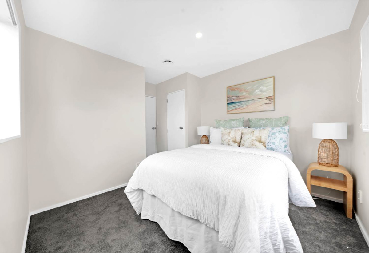 Vendors want it go, 3 beds 2 baths house with double garage on 566m2 section, Walking distance to schools, reserves, restaurants, and supermarket, Close to Wairau Valley shopping precinct, 0.8 km to Target Road School, 75 Girrahween Drive, Totara Vale, Auckland