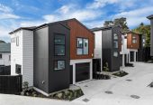Urgent sale, Brandnew Master Build Home, 3 generous bedrooms +1 study (fits a single bed) + 2.5 bathrooms + Single garage, minutes from Albany mall, schools, motorway access, 1.8 km to Target Road School, 18A Mallard Place, Unsworth Heights, Auckland