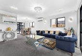 5 beds (3 ensuites) 4.5 baths house with garage, close to schools, Hunter Plaza, Manukau shopping centre, motorway access, 0.5 km to Papatoetoe East School, 86A Kimpton Road, Papatoetoe, Auckland