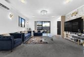 5 beds (3 ensuites) 4.5 baths house with garage, close to schools, Hunter Plaza, Manukau shopping centre, motorway access, 0.5 km to Papatoetoe East School, 86A Kimpton Road, Papatoetoe, Auckland