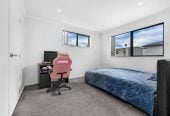 5 beds (3 ensuites) 4.5 baths house with garage, close to schools, Hunter Plaza, Manukau shopping centre, motorway access, 0.5 km to Papatoetoe East School, 86A Kimpton Road, Papatoetoe, Auckland