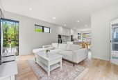 155m2 Standalone 3 beds + study 2 baths house with garage on 201m2 section, Just a 2-minute walk to Seaside Park and the scenic Tamaki River walkways, close to schools town centre, SHOPPING CENTRE, MOTORWAY ACCESS, 1.1 KM TO Otahuhu Intermediate, 1/224 Princes Street East, Otahuhu, Auckland