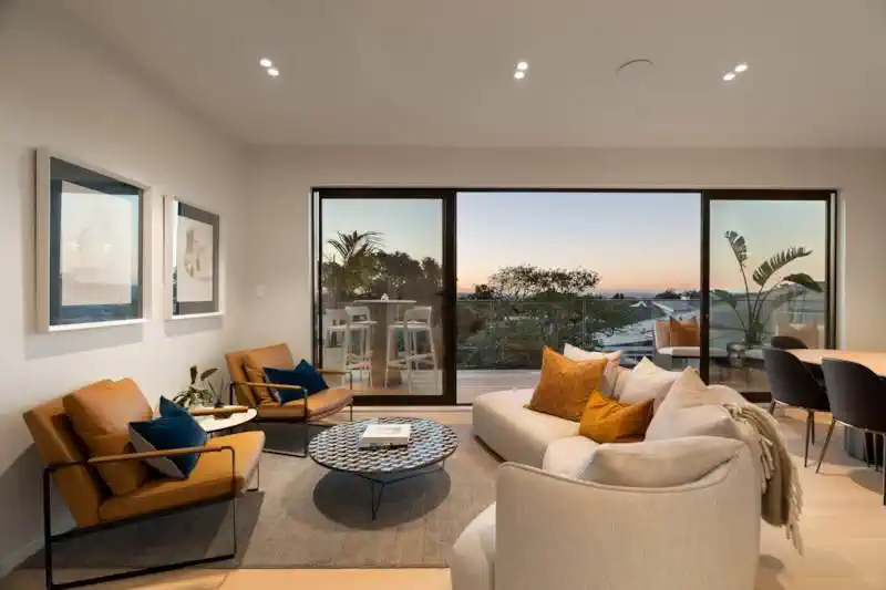 Double Grammar school zone, Brandnew standalone 3 beds 2.5 baths home with double garage, move-in ready, Just a short stroll away, Mt Eden Village, 1.7 km to Epsom Girls’ Grammar School, 1.8 km to Auckland Grammar, 3/30 Grange Road, Mt Eden, Auckland
