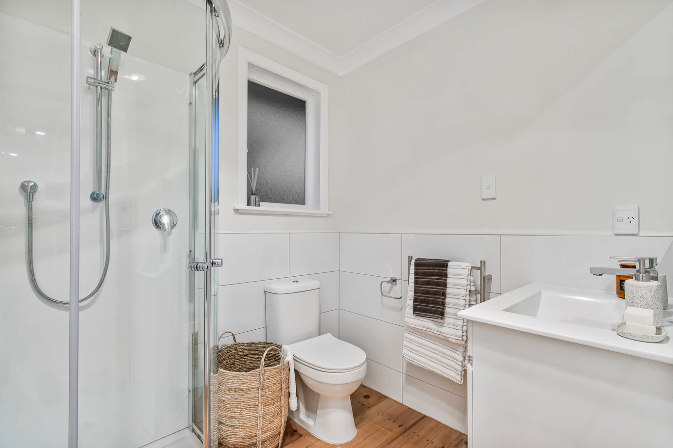 3 beds 1 bath house with garage on 342m2 section, Downstairs rumpus room with generous storage, close to schools, Lynn Mall, Zoned for Arahoe Primary School, Green Bay High School and Blockhouse Bay Intermediate, 8 Gilliam Street New Lynn, Auckland