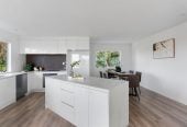 Macleans College zone, 190m2 3 beds 2 baths house with double garage, close to Mellons Bay Beach , MacDonald Walkway and Mcleay Reserve, Howick Village, zoned for Mellons Bay School, Bucklands Beach Intermediate, and Macleans College, 2/9 Colmar Road, Mellons Bay, Auckland