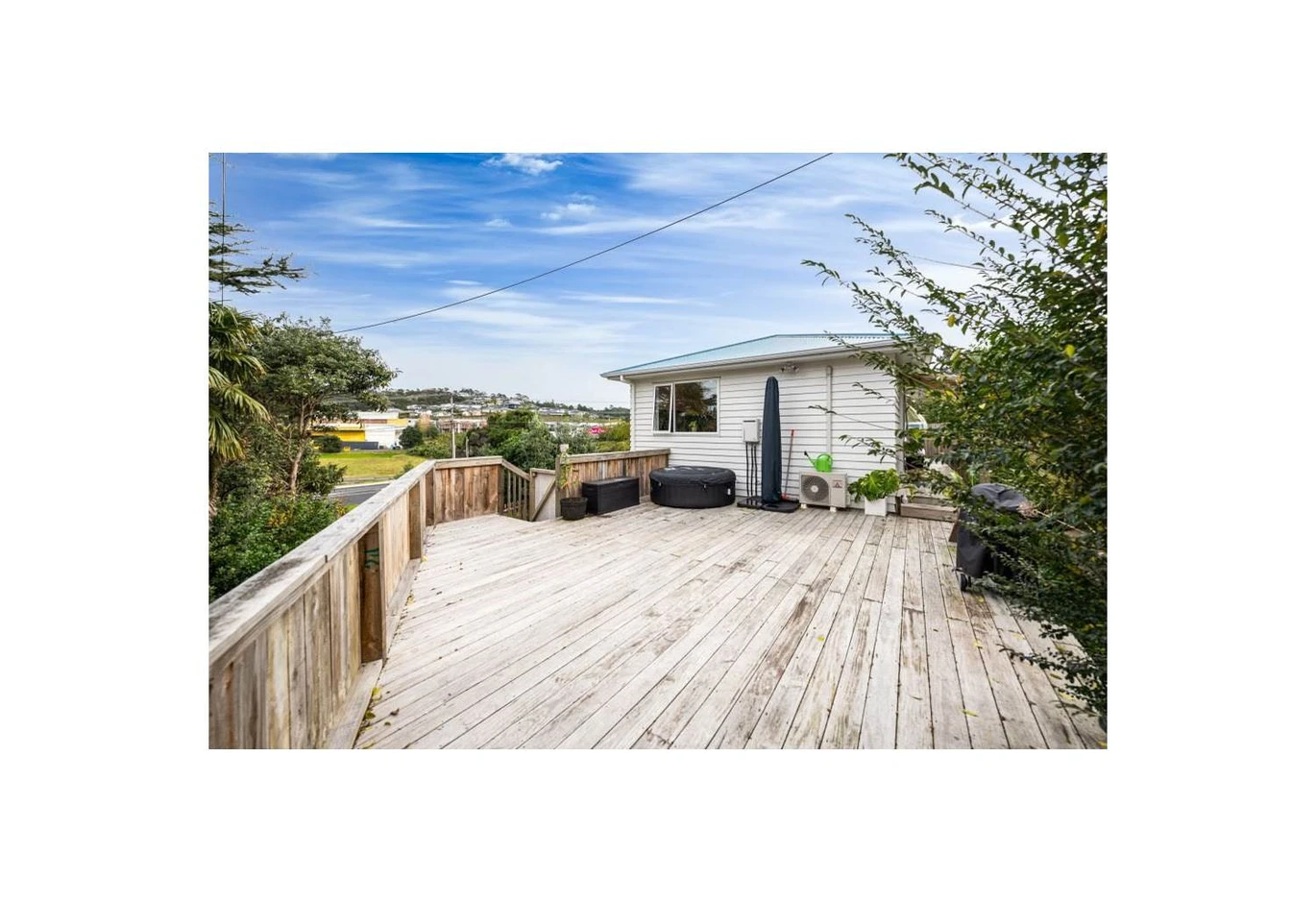 Home and income on 885m2 section, Main Home: Solid 1960s build with 3 bedrooms, 2 bathrooms, separate studio, and carport, Minor Dwelling: Built in 2019 (CCC issued) featuring 2 bedrooms, double glazing, chef’s kitchen, large entertaining deck, and off-street parking. Healthy Homes Certificate available. Less than 1km from major retail (New World, Whangaparaoa Shopping Centre, Hoyts). 628 Whangaparaoa Road Stanmore Bay, Auckland