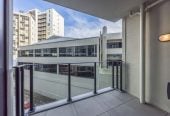 Auckland Girls Grammar school zone, Freehold 2 beds ( 1 bed + 1 Flexi room) 1 bath apartment, Positioned in the sought-after SugarTree Centro development, A storage locker is also included – a valuable bonus for city living. 307/145 Nelson Street, Auckland Central, Auckland