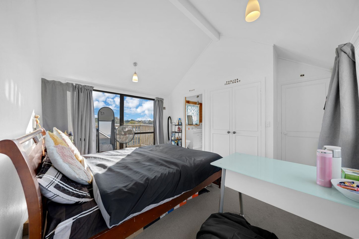 Brick and weatherboard 3 beds 2.5 baths house with garage, within walking distance to the cinema, cafés, shops, restaurants, and other everyday amenities, 112b Edinburgh Street, Pukekohe, Auckland