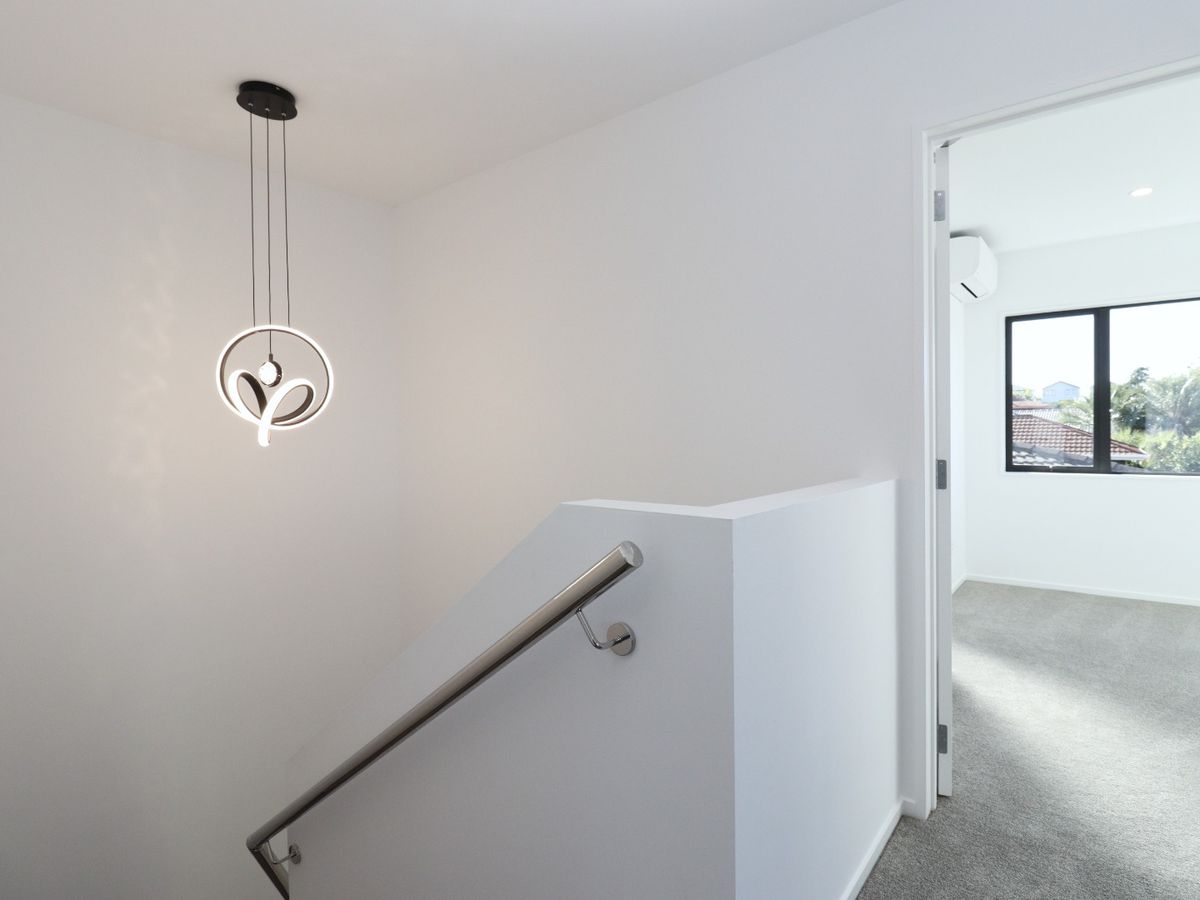 For rent, Macleans Zone, Brandnew 4 beds 2 baths townhouse with garage, Available Now, 303A Bucklands Beach Road, Bucklands Beach, Auckland