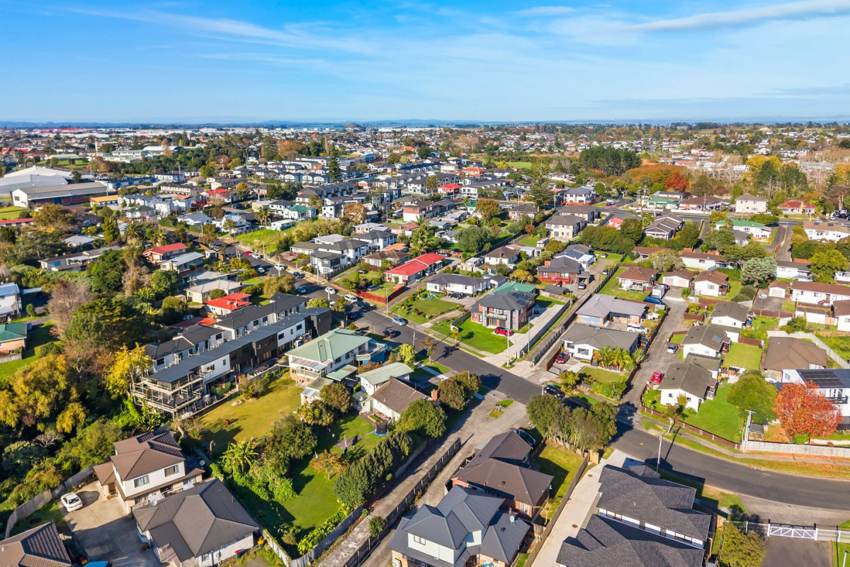 Vender says Sell, 1012m2 section, 3 beds 2 baths house with garage, close to schools, shops, supermarket, train station, In zone for popular Papatoetoe West School, Kedgley Intermediate and Aorere College, 40 Ashlynne Avenue, Papatoetoe, Auckland