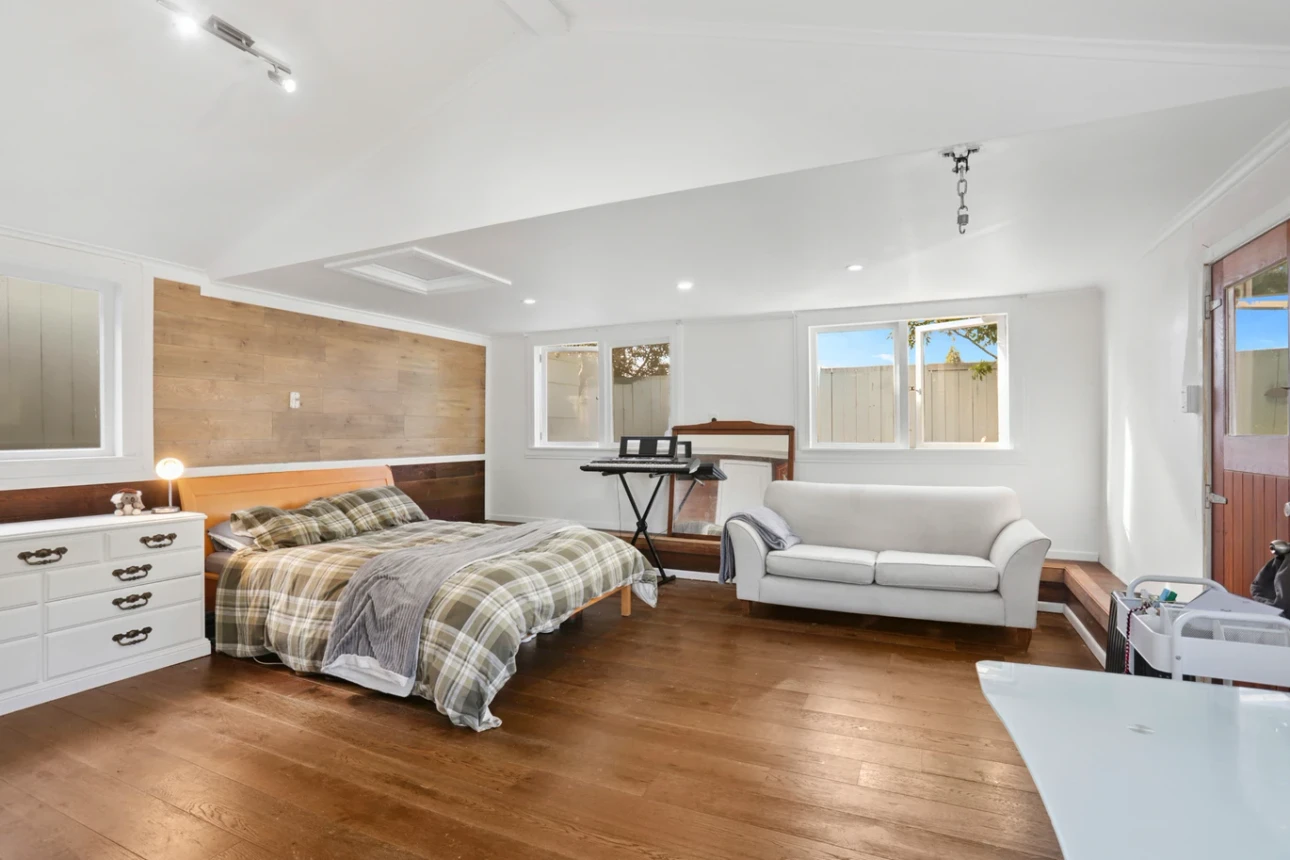 Must sell, 4 beds 1 bath house on 890m2 section, Concept plans are already available, Enjoy effortless access to WestCity, local amenities, and transport links. The vendors are highly motivated and ready to meet the market. ALL CONJUNCTIONALS WELCOME, 15 Kingdale Road, Henderson, Auckland