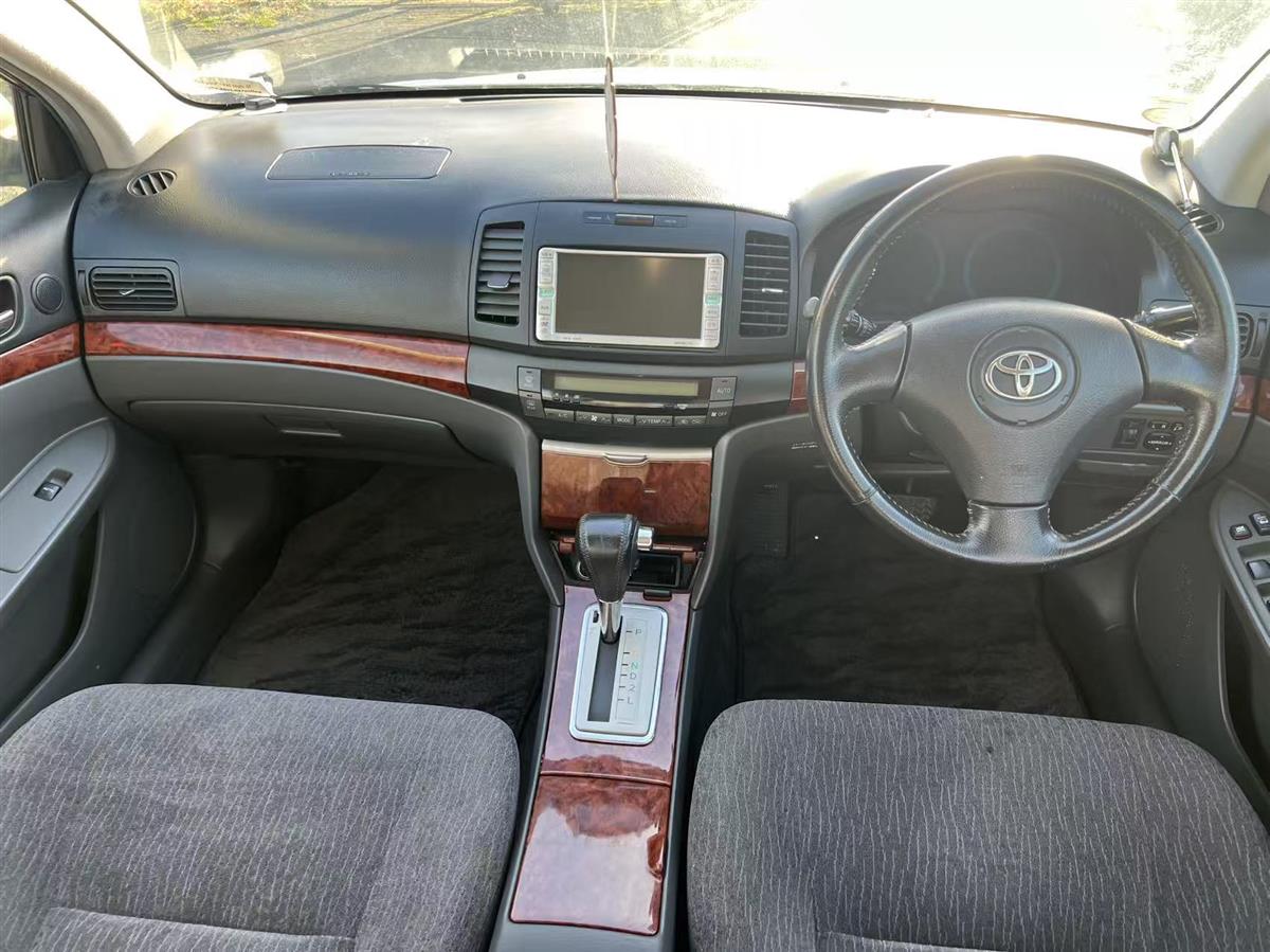 2004 Toyota Premio Sedan Automatic, 5 seats, White, Petrol, 1,790 cc, 129,821 km