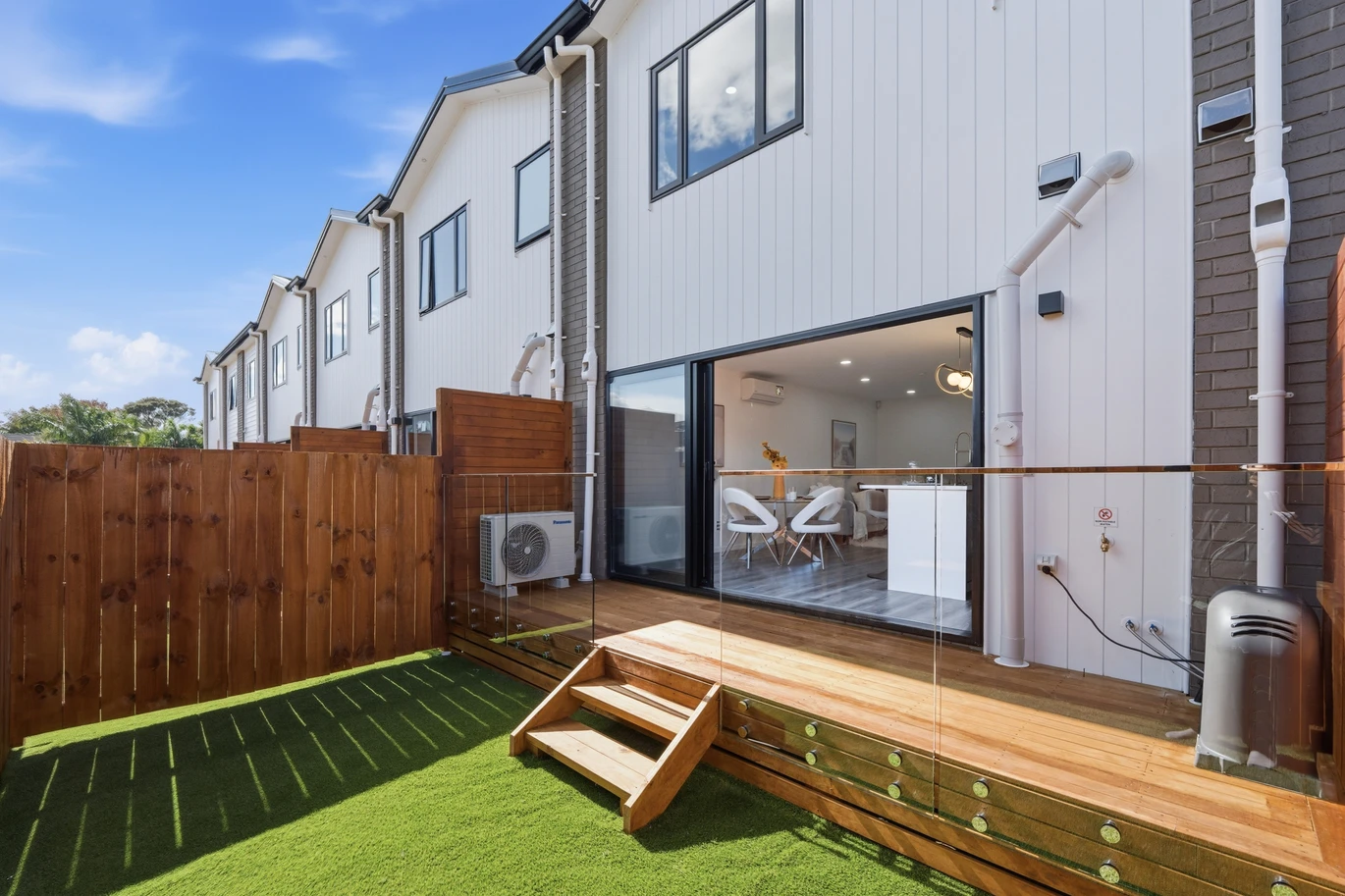Brandnew Freehold 3 beds 2.5 bath home or 1 bed 1 bath home, close to reserves, schools, train station, local shops, 50 Jillian Drive Ranui, Auckland