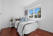 Must sell, Rangitoto College zone, 865 m2 with Sea views, 190m2 4 beds 2.5 baths house with double garage, Located within walking distance to Mairangi Bay village and beach, and zoned for Rangitoto College, Mairangi Bay School and Murrays Bay Intermediate, 355 East Coast Road, Mairangi Bay, Auckland