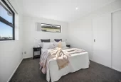Standalone 4 beds 2.5 baths home with garage, close to schools, shopping centres, parks, easy motorway access, 52B Kimpton Road Papatoetoe, Auckland