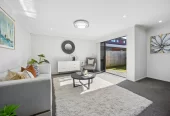 Standalone 4 beds 2.5 baths home with garage, close to schools, shopping centres, parks, easy motorway access, 52B Kimpton Road Papatoetoe, Auckland