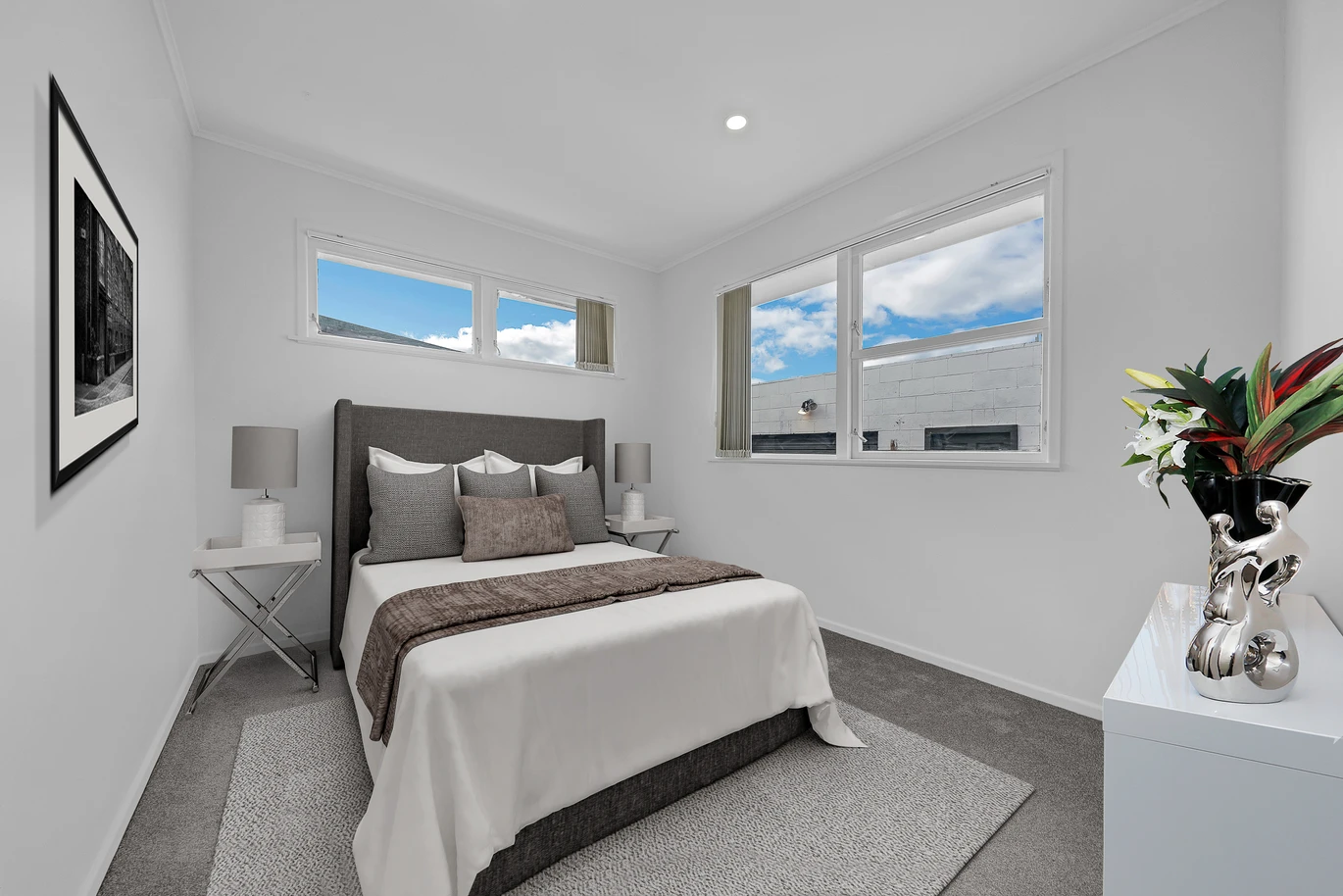 144m2 Renovated, Brick and tile 4 beds 2 baths house with garage on 614m2 section, move-in ready, close to schools, parks, shops supermarkets, 5 Wordsworth Road Manurewa, Auckland