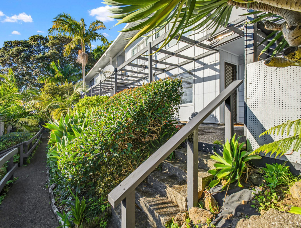 Double Grammar school zone, 33m2 1 bed 1 bath apartment with a courtyard,  zoned for Auckland Grammar and Epsom Girls Grammar school, close to schools, CBD, Newmarket, 17/373 Khyber Pass Road, Grafton, Auckland