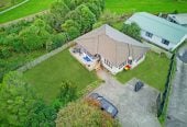 695m2 section, 3 beds 1 bath house, Close to Redhill School, Near Red Hill Scenic Reserve for bush walks and outdoor recreation, 10 Igloo Place, Red Hill, Auckland