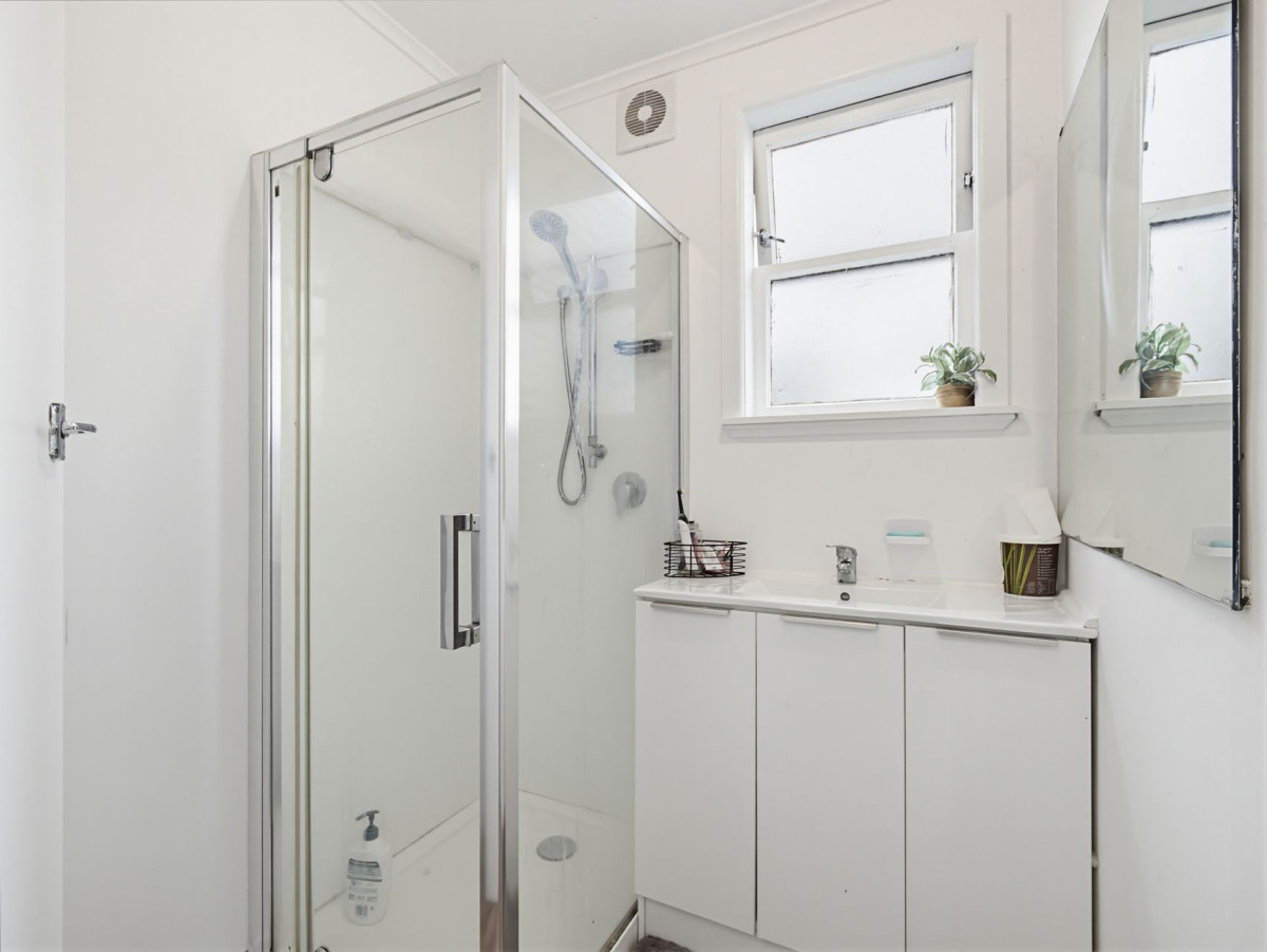 695m2 section, 3 beds 1 bath house, Close to Redhill School, Near Red Hill Scenic Reserve for bush walks and outdoor recreation, 10 Igloo Place, Red Hill, Auckland