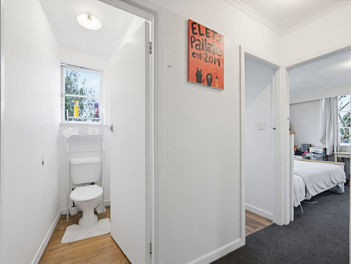 695m2 section, 3 beds 1 bath house, Close to Redhill School, Near Red Hill Scenic Reserve for bush walks and outdoor recreation, 10 Igloo Place, Red Hill, Auckland