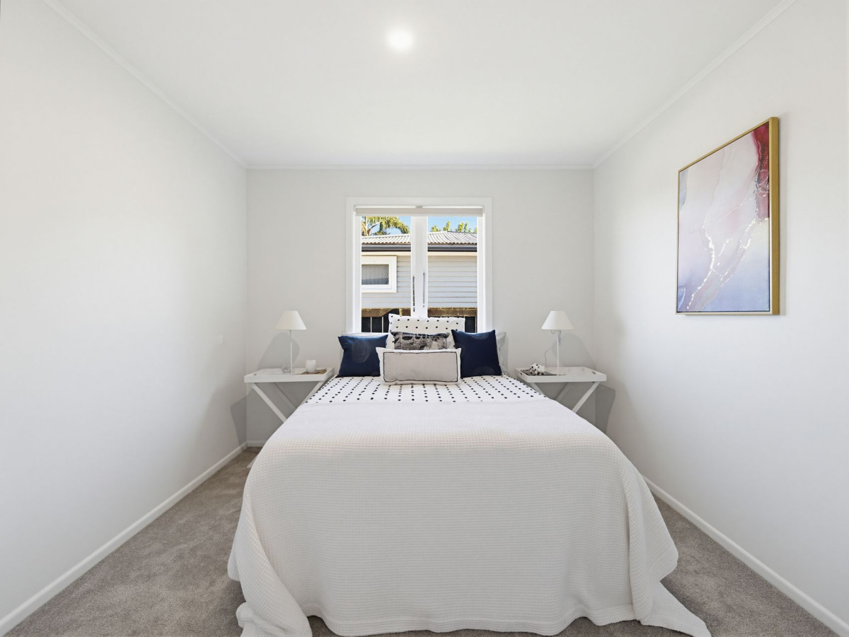 3 beds 1 bath house on 288m2 section, within easy reach of Rosehill College, Rosehill Intermediate, Massey Park and Papakura town centre are also nearby for sport, shopping and cafés. 1 Rosehill Drive, Rosehill, Auckland