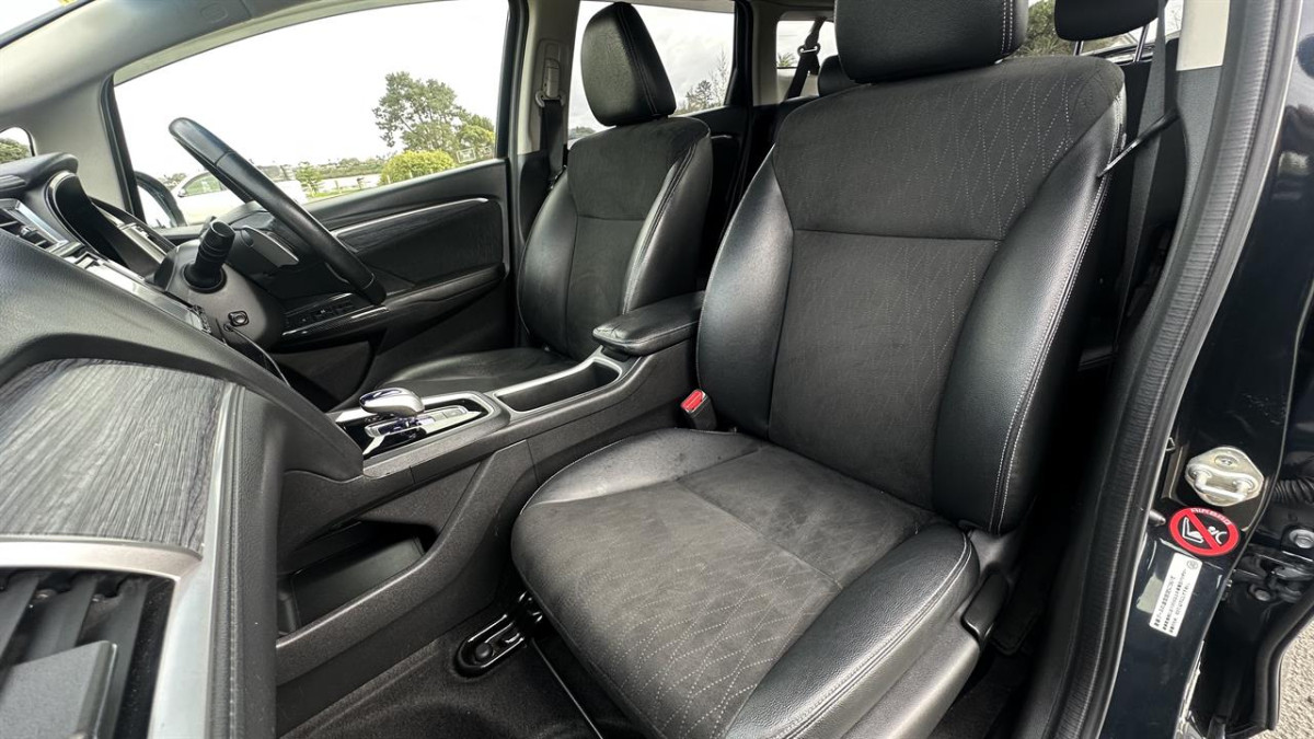 2015 Honda Shuttle HYBRID, Station Wagon, Automatic, 5 seats, 1496cc, Hybrid (Petrol), 123,264km